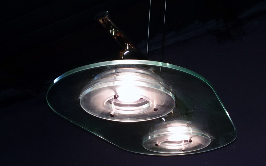 coppia lampadari in vetro con diffusori a due luci.  struttura in metallo anni 60/70