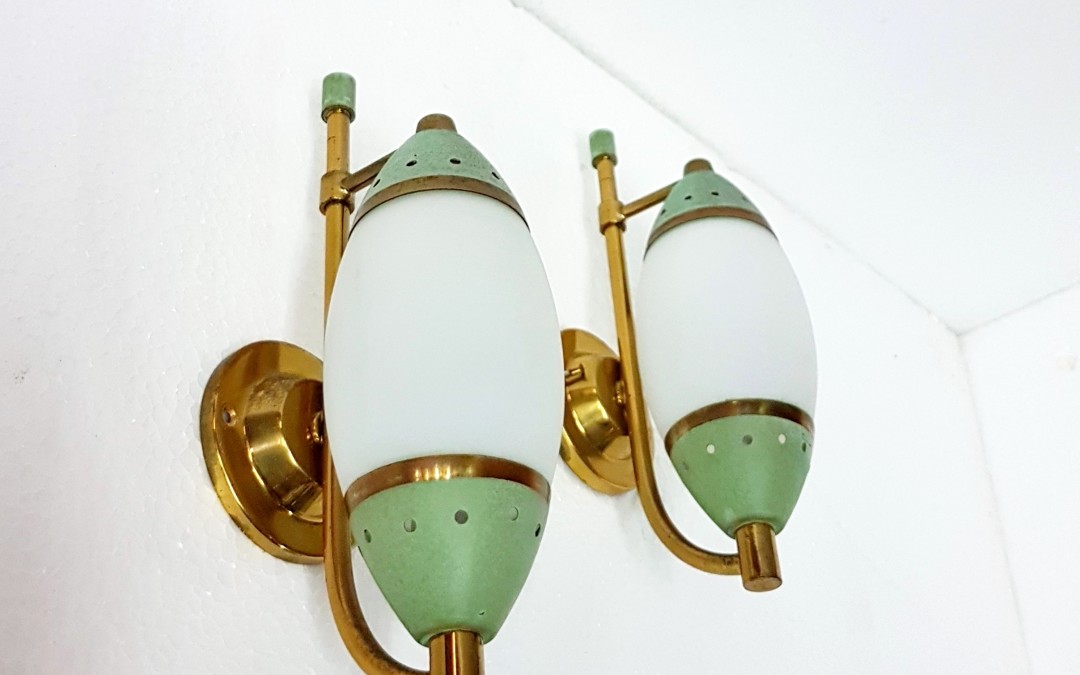 Applique lampade lamp design Stilnovo.Ottone diffusori in opalina anni 50