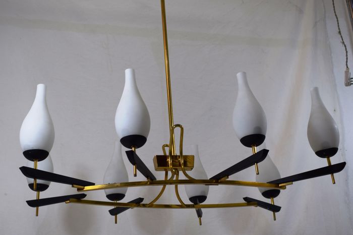 Grande Lampadario chandelier 8 luci design Arredoluce struttura ottone anni 50