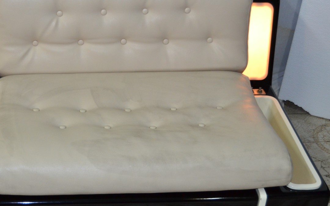 Divano Letto sofa couch, design Beka Mod. Tortuga In Vetroresina Anni 60