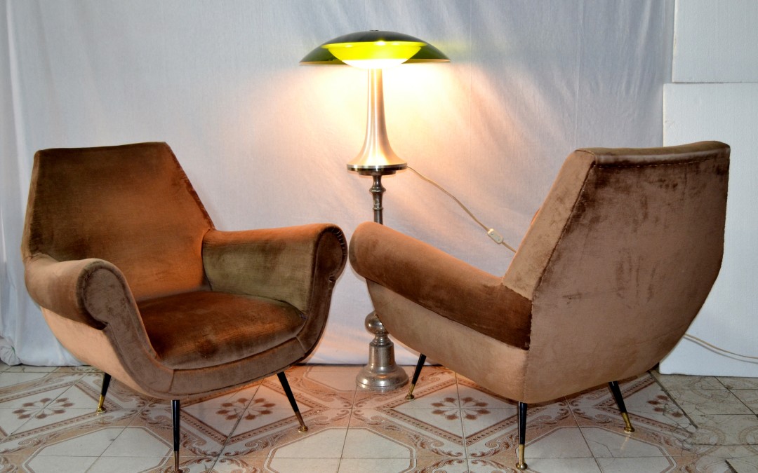Coppia poltrone in velluto Pair of Armchairs by Gigi Radice for Minotti 1959