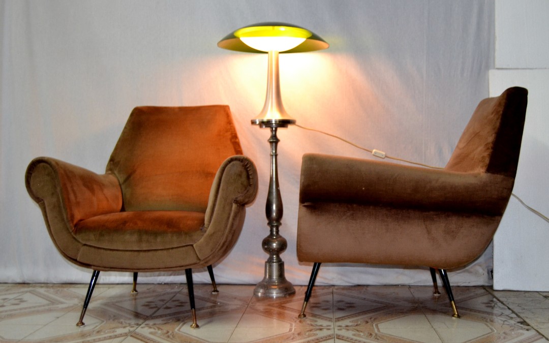Coppia poltrone in velluto Pair of Armchairs by Gigi Radice for Minotti 1959