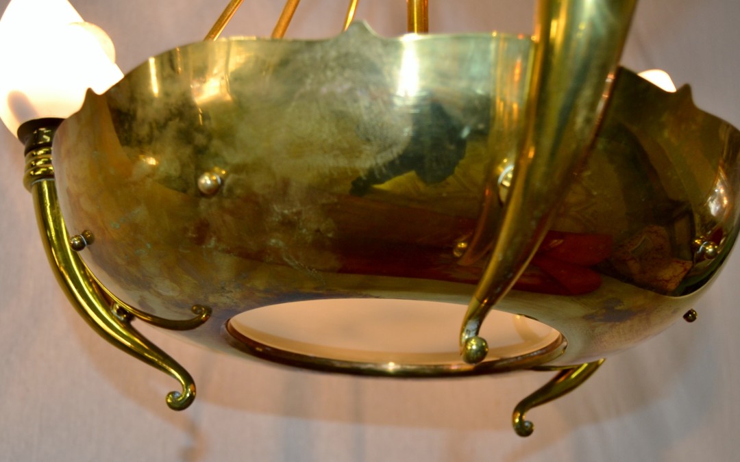 Lampadario chandelier coppa con cornucopie e bocce in opalina design anni 50