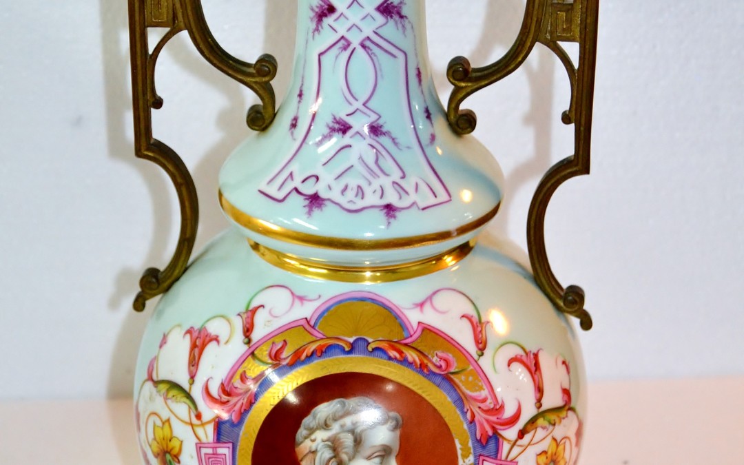 Vasi in porcellana di Sevres Pair Porcelain dipinta XIX secolo