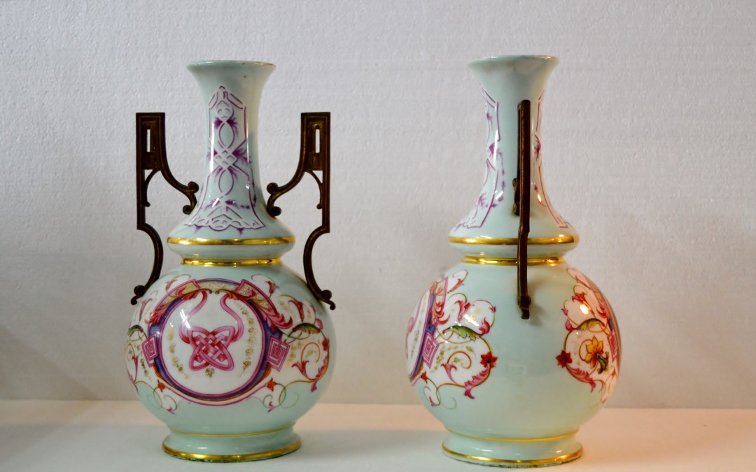 Vasi in porcellana di Sevres Pair Porcelain dipinta XIX secolo