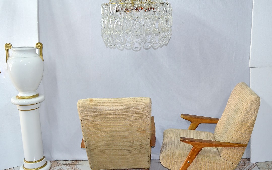 Poltrone armchairs, laterali e gambe in legno massello e tessuto, design anni 50