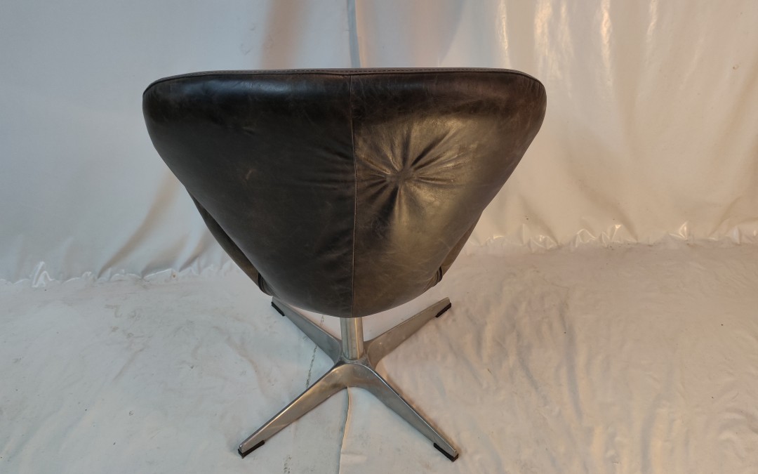 Poltrona in pelle chair vintage modello Swan Jacobsen - Fritz Hansen 1958