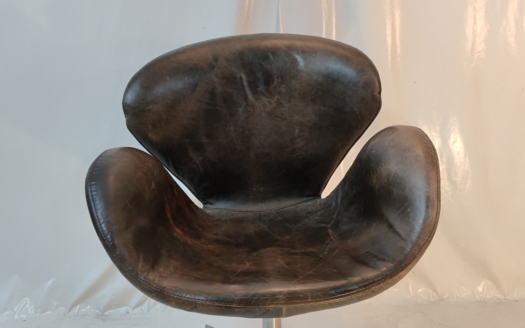 Poltrona in pelle chair vintage modello Swan Jacobsen - Fritz Hansen 1958